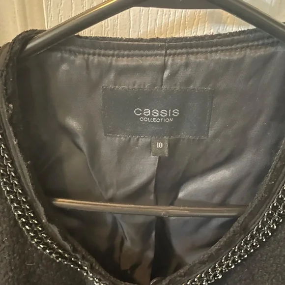 Blazer - Picture 2 of 2